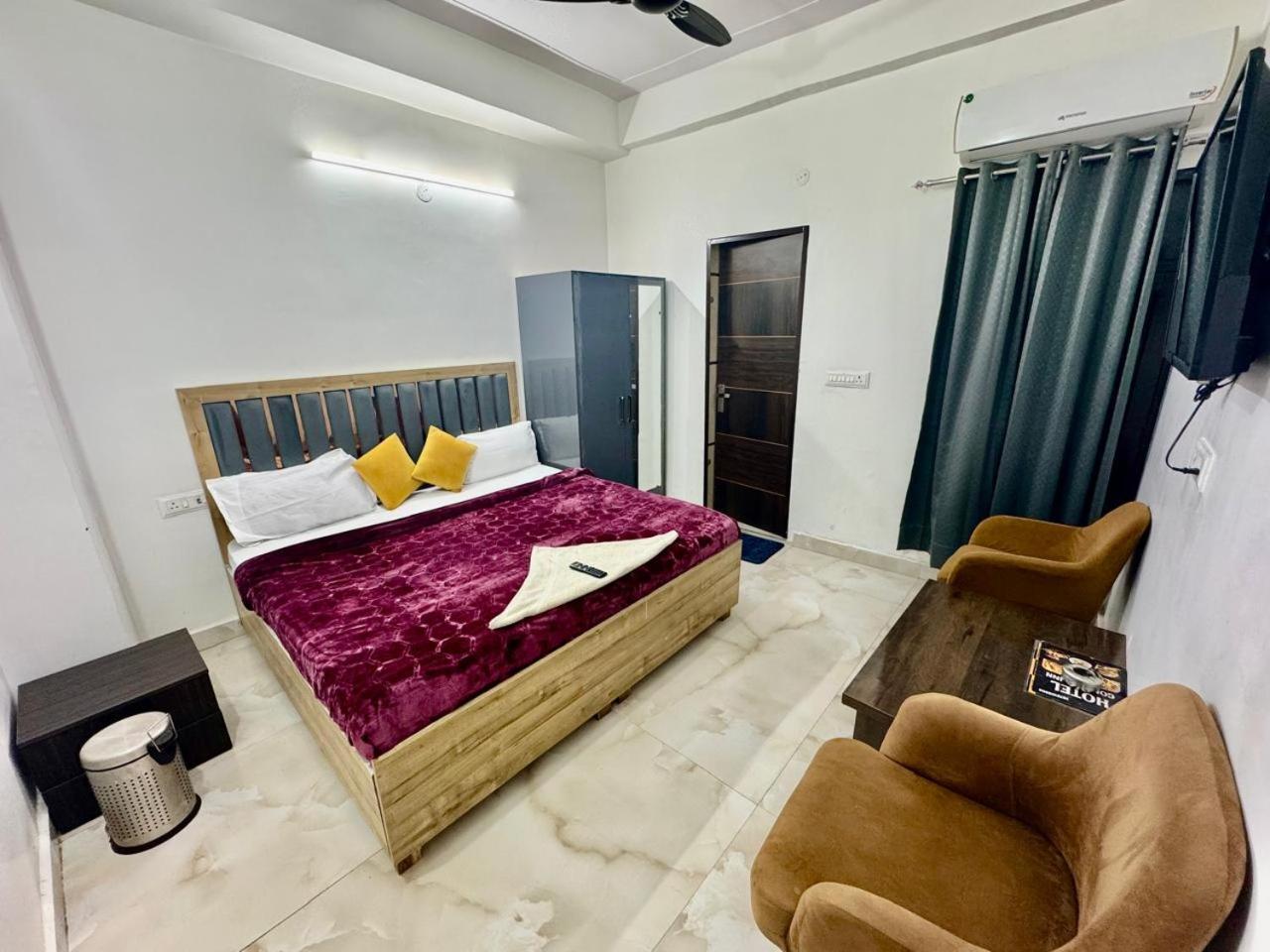 Comfort Inn, Mundka, New - Near Nangloi Metro Station * Delhi (National Capital Territory of India)