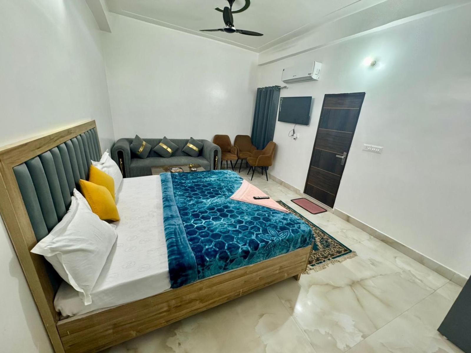 Hotel Comfort Inn, Mundka, New - Near Nangloi Metro Station