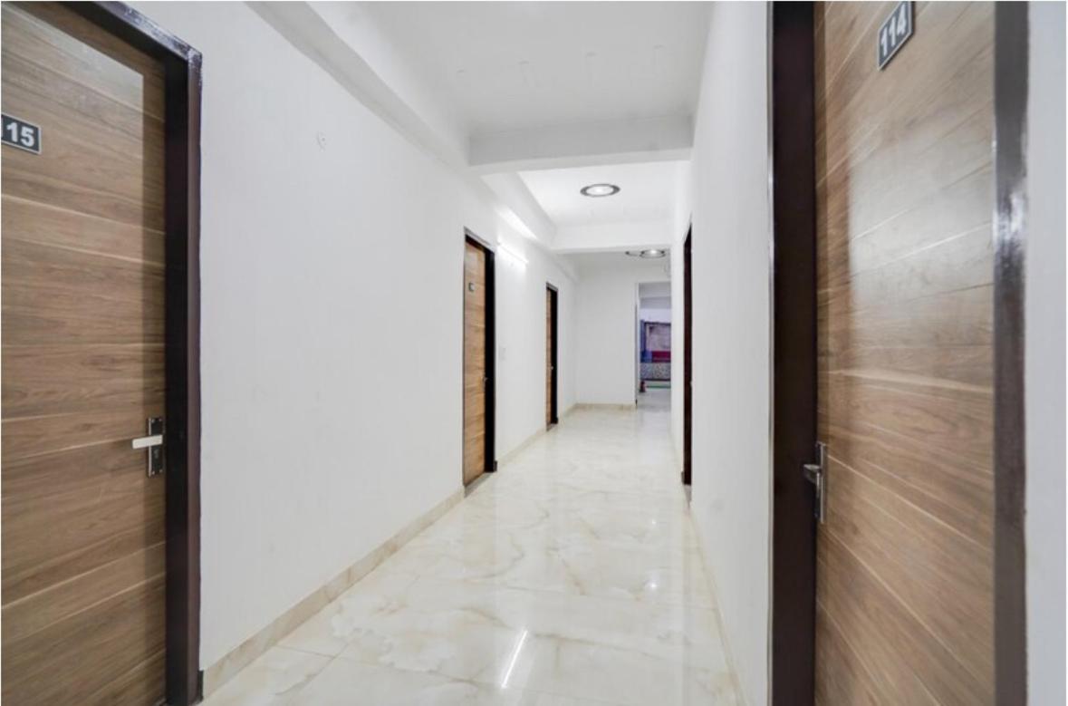 Comfort Inn, Mundka, New - Near Nangloi Metro Station