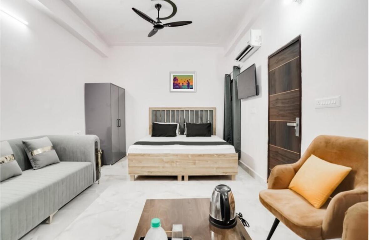 Comfort Inn, Mundka, New - Near Nangloi Metro Station Hotel *