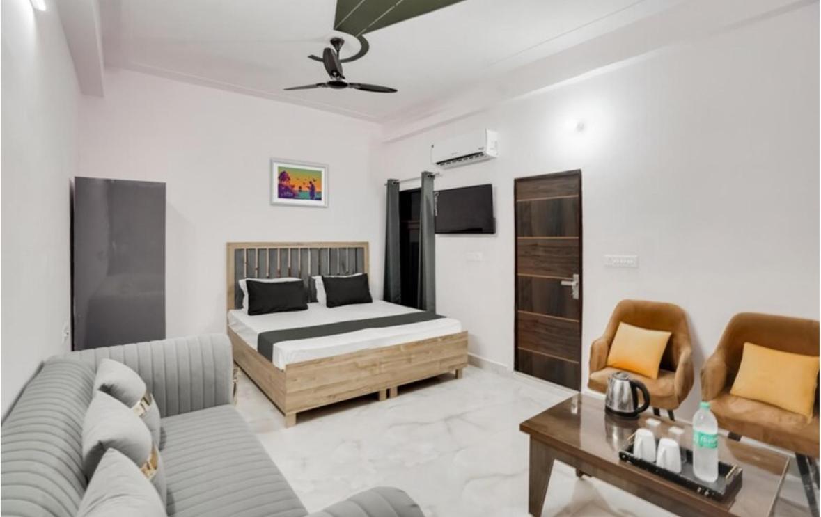 Comfort Inn, Mundka, New - Near Nangloi Metro Station Hotel *
