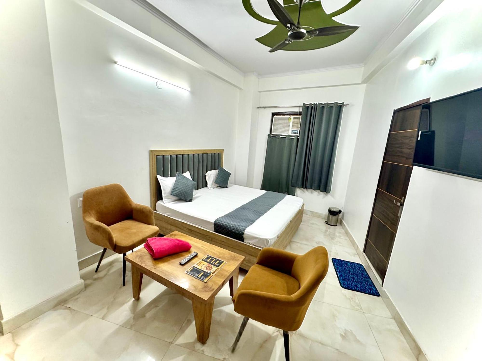 Comfort Inn, Mundka, New - Near Nangloi Metro Station *